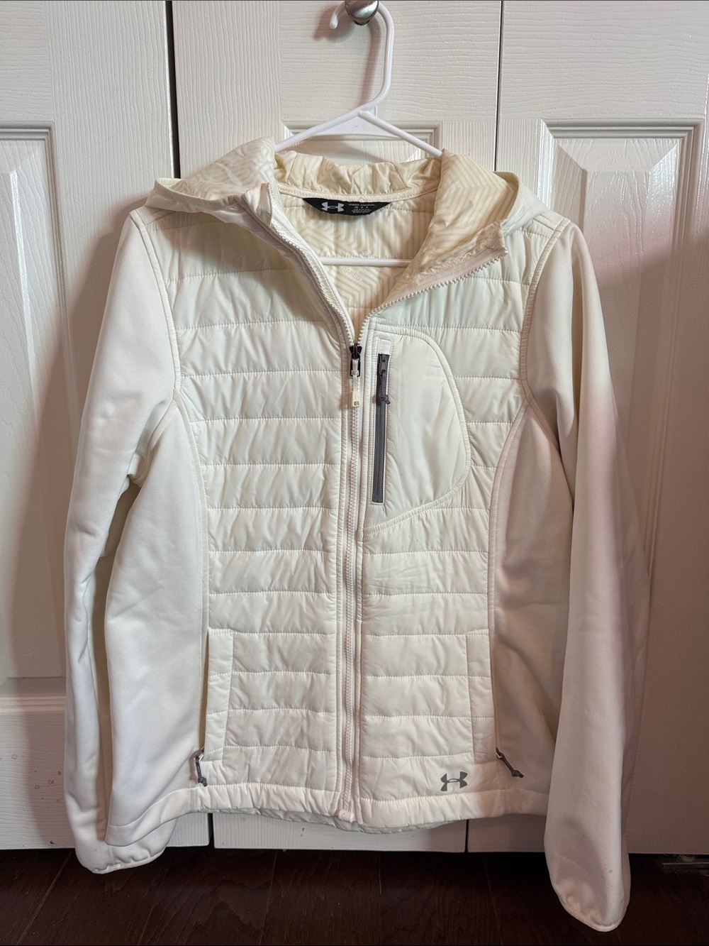 Under Armour Cream Quilted Hooded Puffer Jacket